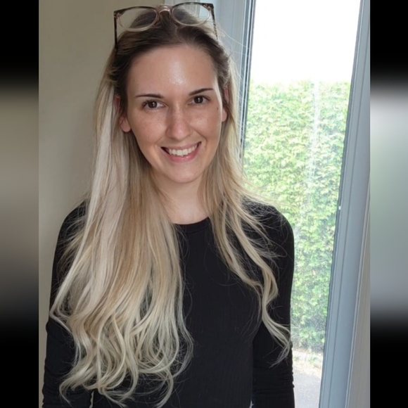 Meet your Posher, Karyne - Picture 2 of 2